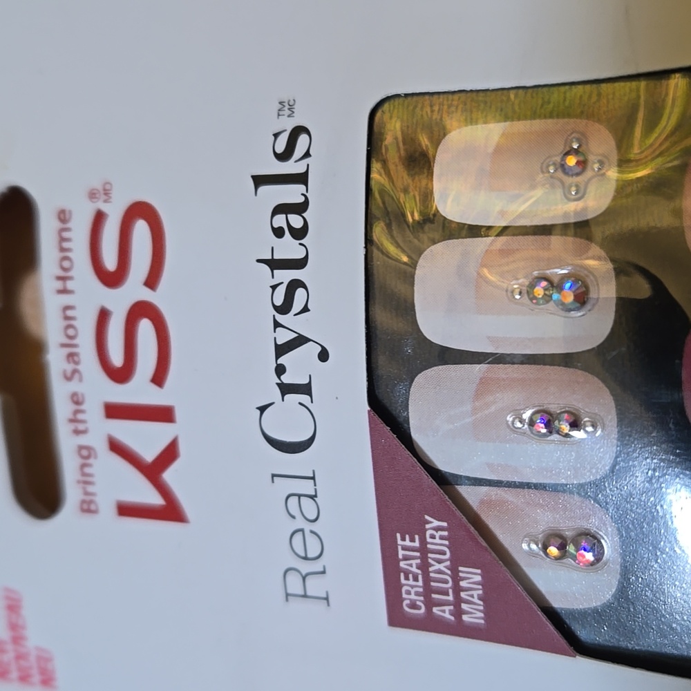 Pink and Purple Nail Set with Crystalsi - Picture 2 of 4